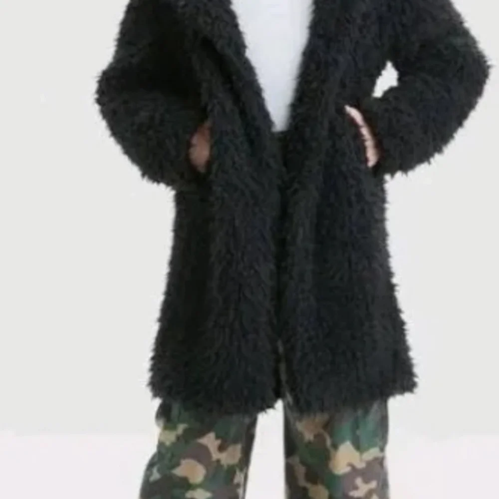 Art Class L(10-12) Girl's Long Faux Fur coat with pockets.($35)